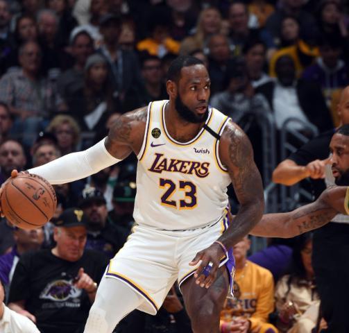  锡安隔扣戈贝尔引争议，鹈鹕复仇爵士成功  